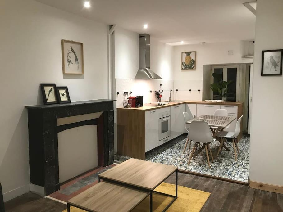 Appartement Cosy A Deux Pas De La Gare 拉瓦勒 外观 照片