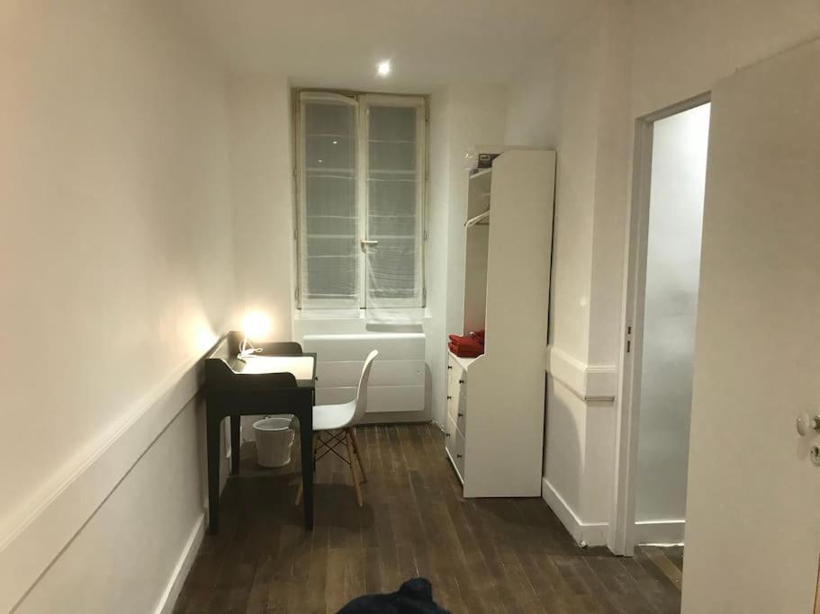 Appartement Cosy A Deux Pas De La Gare 拉瓦勒 外观 照片